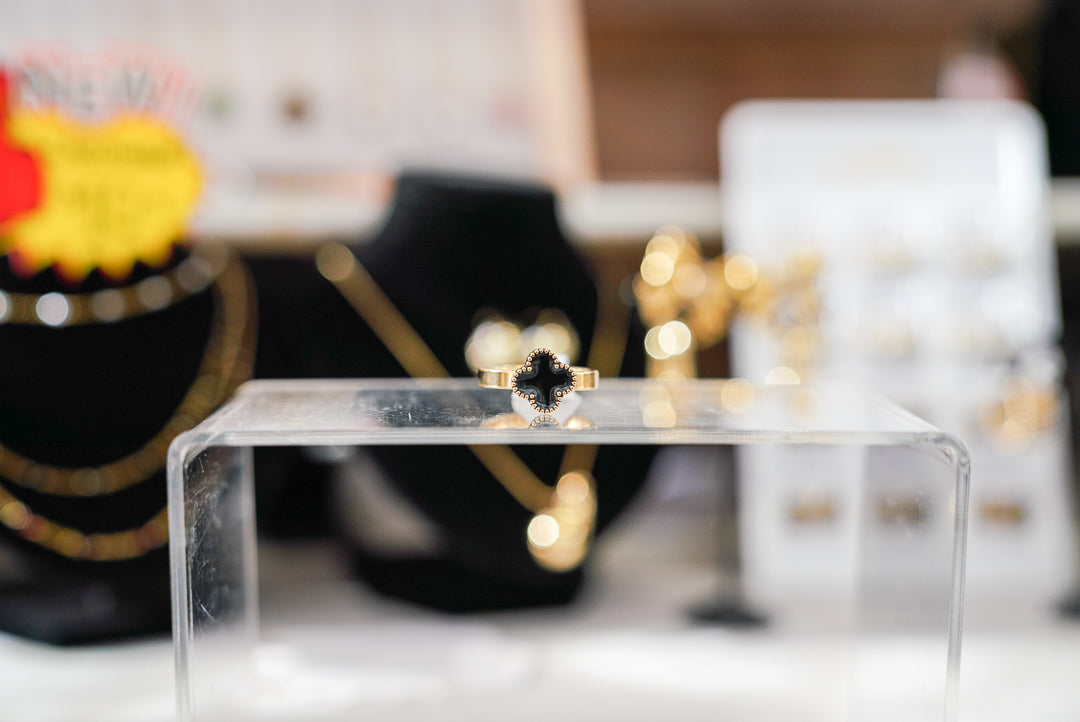 Clover Ring
