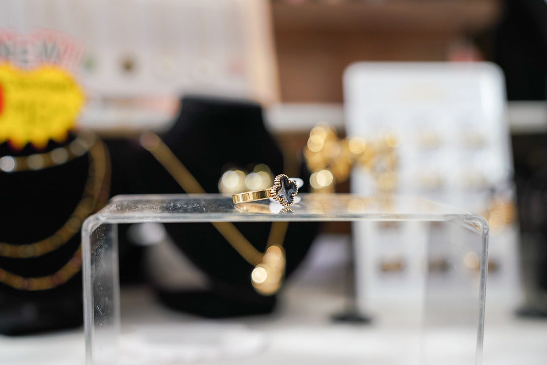 Clover Ring
