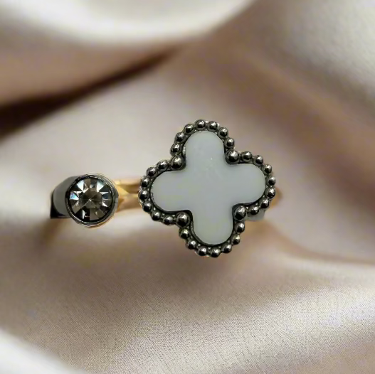 Stone Clover Ring
