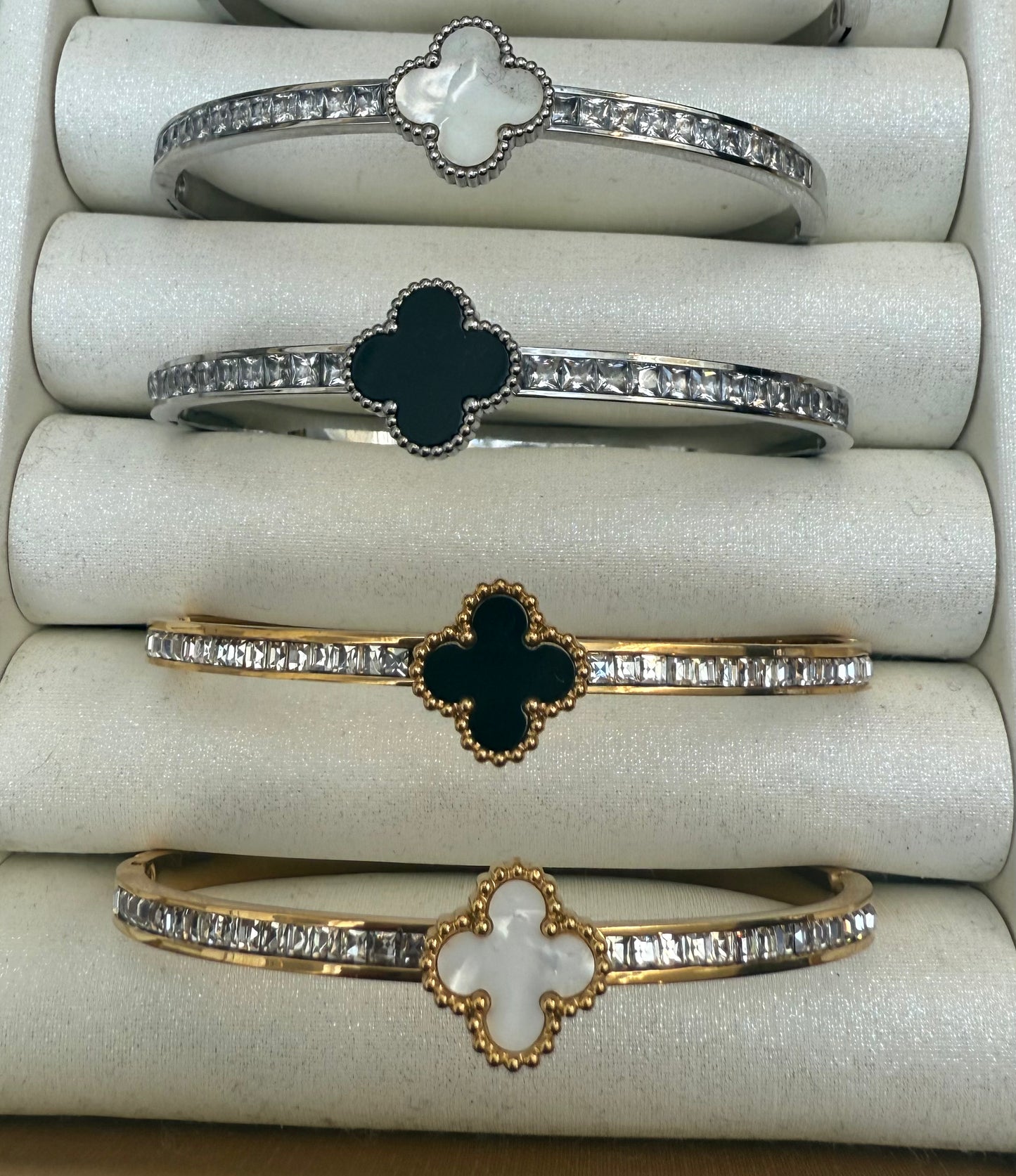 Single Clover Bangle