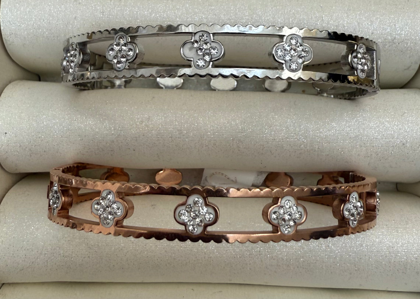 all around clover bangle